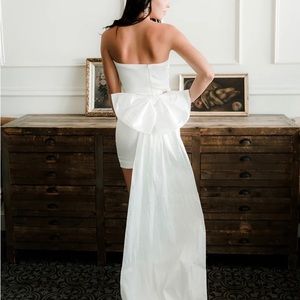 Confete Blakely Bow Back Mini Dress with Train. NWT